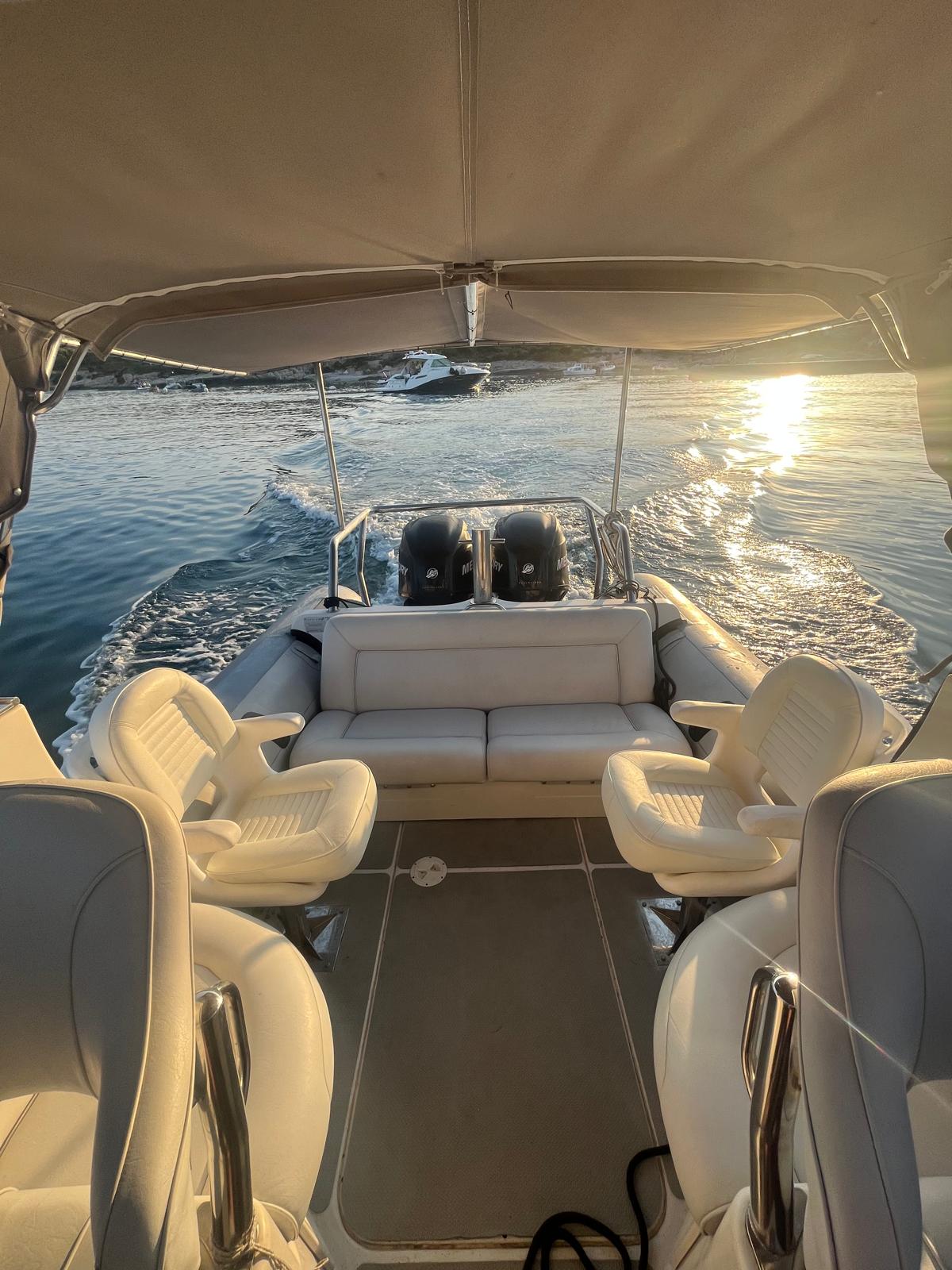 Sea route toward islands